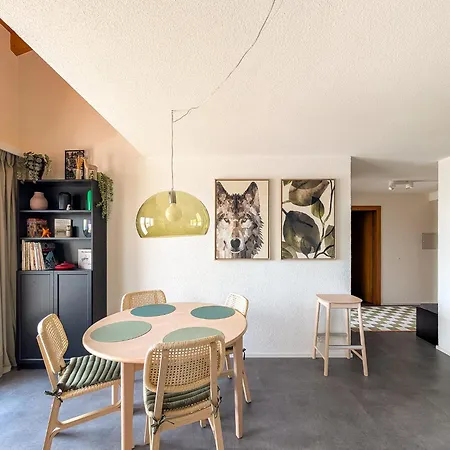 Spacieux Duplex Avec Acces Direct Au Bains