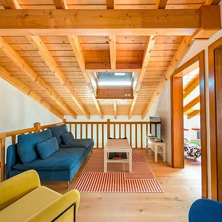 Spacieux Duplex Avec Acces Direct Au Bains Appartement Saillon