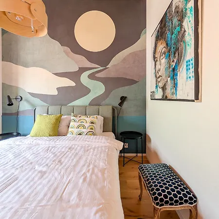 Spacieux Duplex Avec Acces Direct Au Bains Appartement *