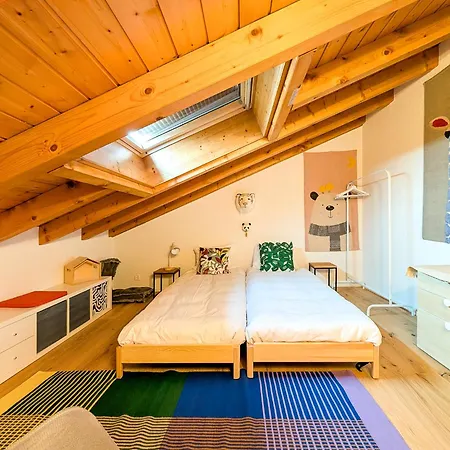 Spacieux Duplex Avec Acces Direct Au Bains Lägenhet
