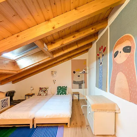Spacieux Duplex Avec Acces Direct Au Bains Lägenhet *
