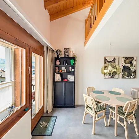 Spacieux Duplex Avec Acces Direct Au Bains Lägenhet Saillon