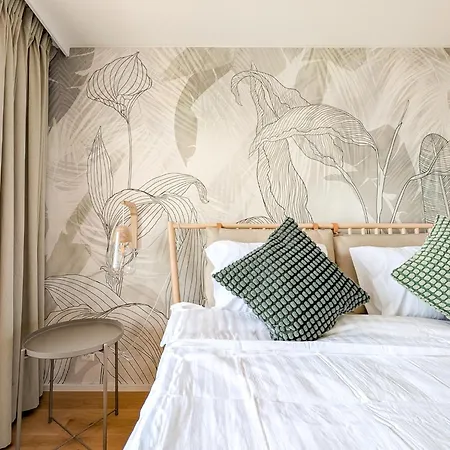 Lägenhet Spacieux Duplex Avec Acces Direct Au Bains Saillon