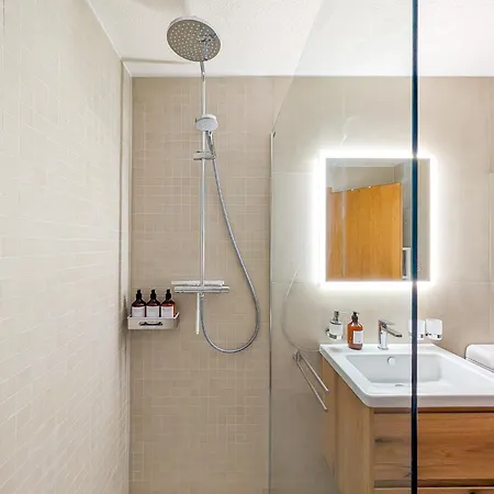 Lägenhet Spacieux Duplex Avec Acces Direct Au Bains